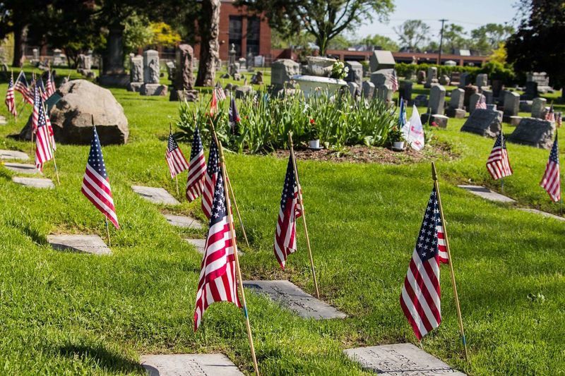 'Honoring their service' at Oakwood Cemetery
